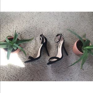 💚 (2 for$15) FashionNova Black High Heels